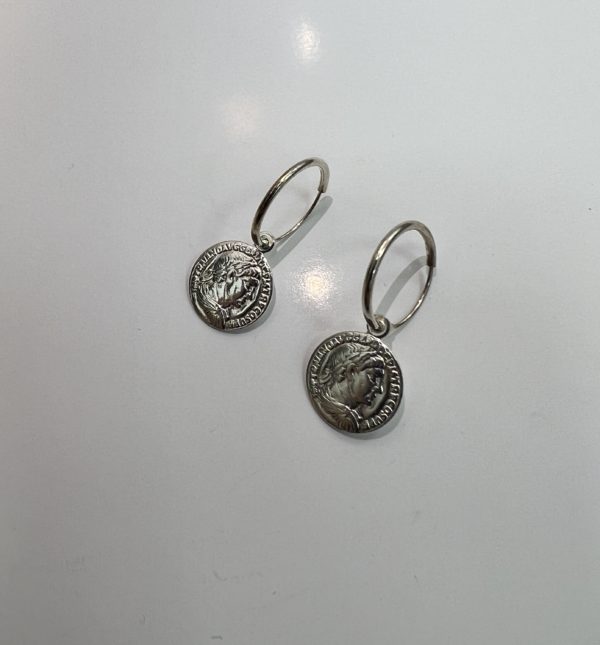 Boucles d'oreilles en argent avec médaille en monnaie ancienne