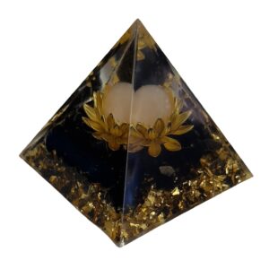 Pyramide d'Orgonite avec Quartz Cristal et Fleur de Lotus
