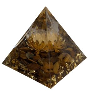 Pyramide d'Orgonite avec Quartz Cristal et Fleur de Lotus