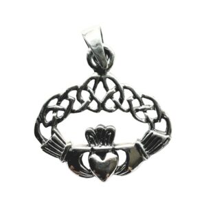 Colgante en Forma de Corazón en Mano en Plata