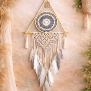 Atrapasueños artesanal  Macramé Piramide Blanco / Gris